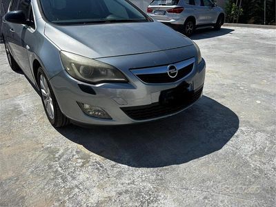 Usata Opel Astra 160 CV (117 kW) 2010 Berlina