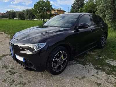 Usata Alfa Romeo Stelvio Executive 209 CV (153 kW) 2017 Nero SUV