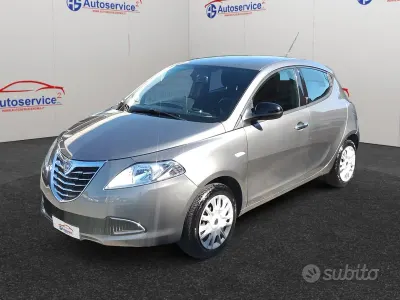 Usata Lancia Ypsilon Silver 69 CV (50 kW) 2014 Grigio Utilitaria