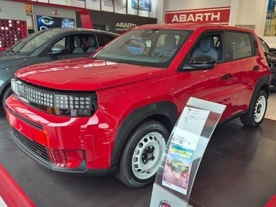 Nuova Fiat Grande Panda Icon 100 CV (73 kW) 2025 Rosso Utilitaria