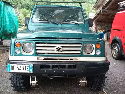 Usata Suzuki Samurai