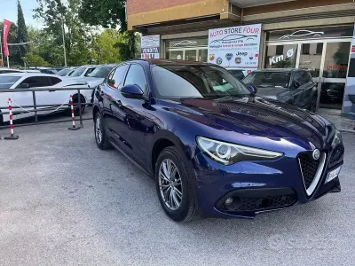 Usata Alfa Romeo Stelvio 209 CV (153 kW) 2017 Blu SUV