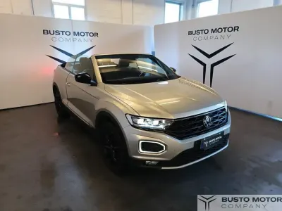 Usata VW T-Roc Cabriolet Style 110 CV (80 kW) 2021 Oro / metallizzato Cabrio
