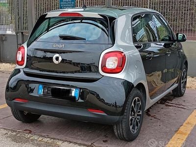 Begagnad Smart ForFour 2016 Svart Halvkombi