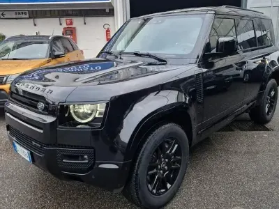 Usata Land Rover Defender SE Dynamic 300 CV (220 kW) 2022 Nero SUV