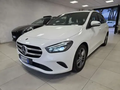 Usata Mercedes B180 116 CV (85 kW) 2019 Bianco Utilitaria