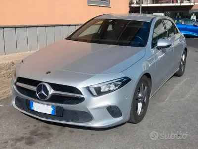 Usata Mercedes A180 116 CV (85 kW) 2024 Grigio Berlina