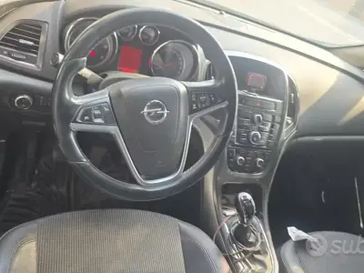 Usata Opel Astra 101 CV (74 kW) 2011 Bluazzurro Station wagon