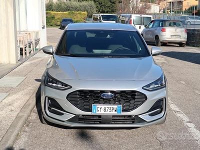 Grigio Usata 2025 Ford Focus ST-Line Berlina | 23.900 € (Buon prezzo)