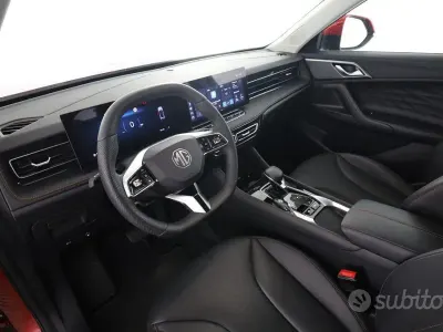 Usata MG HS Luxury 170 CV (125 kW) 2025 Diamond red SUV