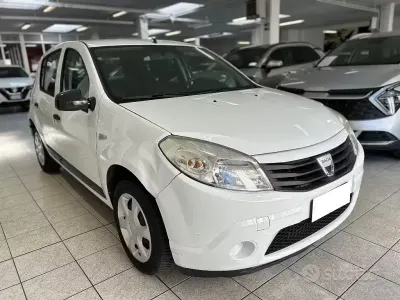 Brugt Dacia Sandero 75 HK (55 kW) 2009 Hvid Sedan