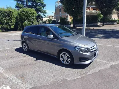 Usata Mercedes B180 109 CV (80 kW) 2016 Argento Utilitaria