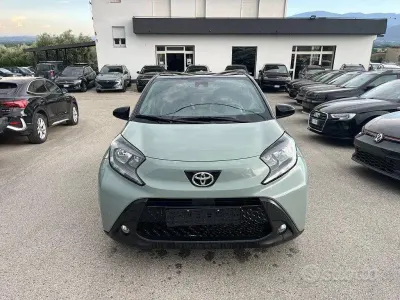 Nuova Toyota Aygo X Lounge 72 CV (52 kW) 2025 Verde SUV