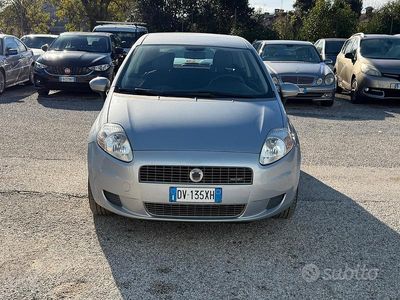 Grigio Usata 2009 Fiat Grande Punto Dynamic Utilitaria | 2700 € (Buon prezzo)