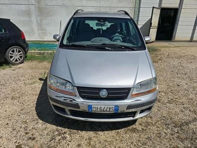Usata Fiat Idea Dynamic 69 CV (50 kW) 2004 Argento Monovolume