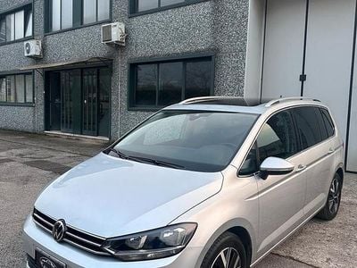 Usata VW Touran 150 CV (110 kW) 2022 Grigio Monovolume