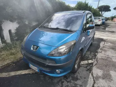 Usata Peugeot 1007 109 CV (80 kW) 2005 Monovolume