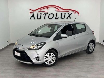 Argento Usata 2019 Toyota Yaris Hybrid Berlina | 14.900 € (Molto cara)