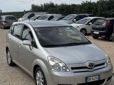 Usata Toyota Corolla Verso 136 CV (100 kW) 2006 Argento Monovolume