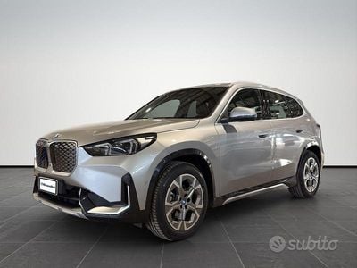 Grigio Usata 2024 BMW iX1 Comfort Edition SUV | 33.363 € (Buon prezzo)