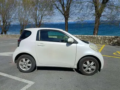 Usata Toyota iQ 68 CV (50 kW) 2009 Bianco Utilitaria