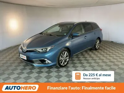 Usata Toyota Auris Hybrid Lounge 136 CV (100 kW) 2018 Blu/azzurro Station wagon