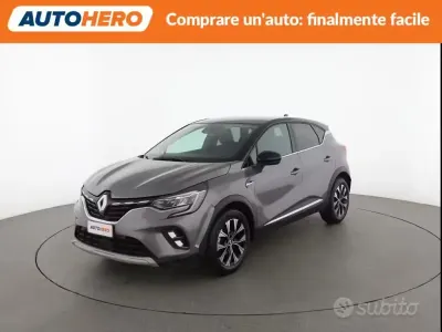 Usata Renault Captur Techno 91 CV (66 kW) 2022 Grigio SUV