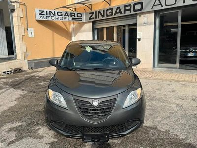 Usata Lancia Ypsilon Gold 69 CV (50 kW) 2014 Grigio Utilitaria