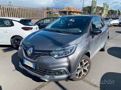Usata Renault Captur 110 CV (80 kW) 2018 Grigio SUV