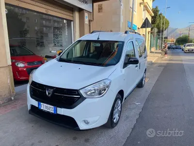 Gebraucht Dacia Dokker Comfort 95 PS (69 kW) 2019 Weiß Van / Kleinbus