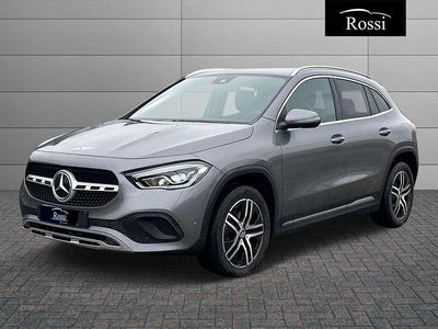 Usata Mercedes GLA200 150 CV (110 kW) 2020 Grigio medio metallizzato SUV