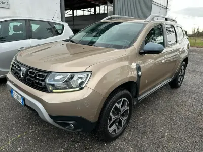 Usata Dacia Duster Prestige 114 CV (83 kW) 2018 Oro SUV