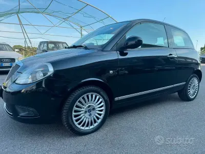 Usata Lancia Ypsilon 69 CV (50 kW) 2011 Nero Utilitaria