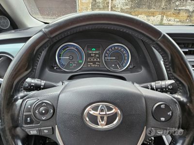 Toyota Auris Hybrid