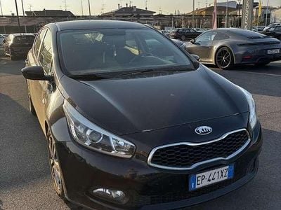 Begagnad Kia Ceed 90 HK (66 kW) 2013 Svart Halvkombi