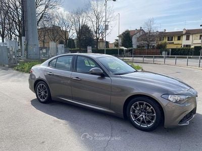Usata Alfa Romeo Giulia Business 150 CV (110 kW) 2017 Grigio Berlina