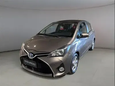 Usata Toyota Yaris Active 101 CV (74 kW) 2016 Utilitaria