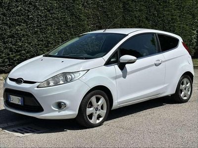 Usata Ford Fiesta Titanium 95 CV (69 kW) 2011 Bianco Berlina