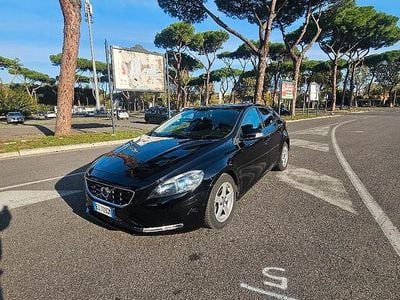 Usata Volvo V40 115 CV (84 kW) 2015 Nero Berlina