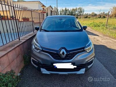 Usata Renault Captur 110 CV (80 kW) 2019 Grigio SUV