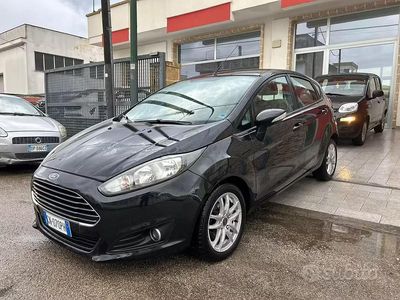 Usata Ford Fiesta 75 CV (55 kW) 2013 Nero Utilitaria