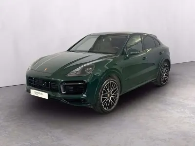 Usata Porsche Cayenne 462 CV (339 kW) 2022 Verde colore su campione SUV