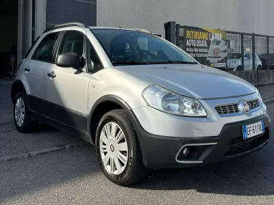 Usata Fiat Sedici 135 CV (99 kW) 2011 Grigio SUV