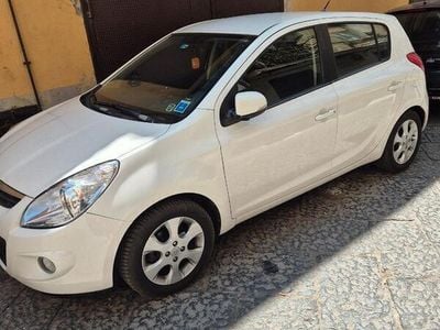 Usata Hyundai i20 Edition 85 CV (62 kW) 2012 Bianco Berlina