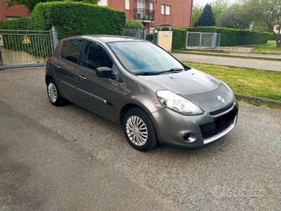 Usata Renault Clio II 2011 Grigio Berlina