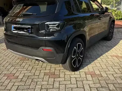 Usata Jeep Avenger 101 CV (74 kW) 2024 Nero SUV