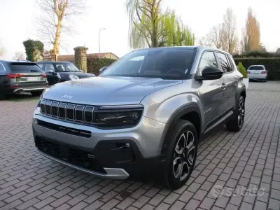 Nuevo Jeep Avenger Summit 101 CV (74 kW) 2025 Gris SUV