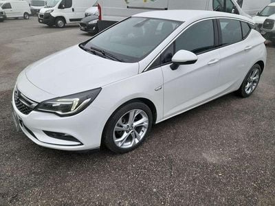 Usata Opel Astra Dynamic 110 CV (80 kW) 2019 Bianco Berlina