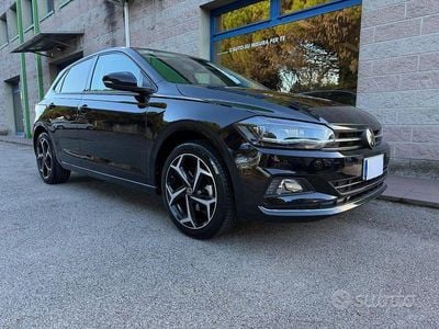 Usata VW Polo R-line 110 CV (80 kW) 2022 Nero Utilitaria