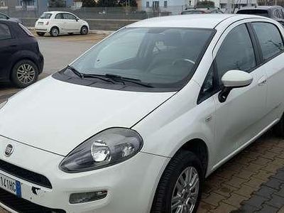 Usata Fiat Punto Easy 69 CV (50 kW) 2012 Bianco Utilitaria